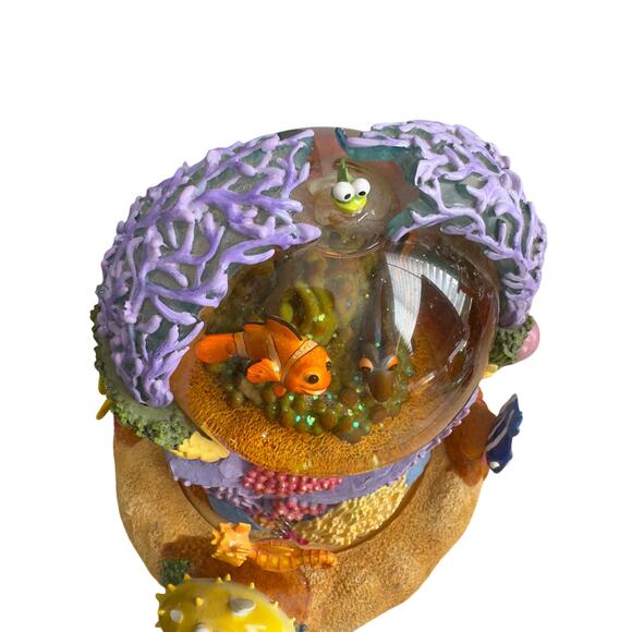 Disney Pixar Finding Nemo Musical Snow Globe Rotating Base "Tiny Bubbles" - Picture 8 of 10